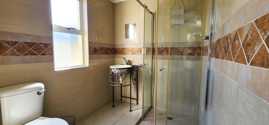 4 Bedroom Property for Sale in Struisbaai Western Cape